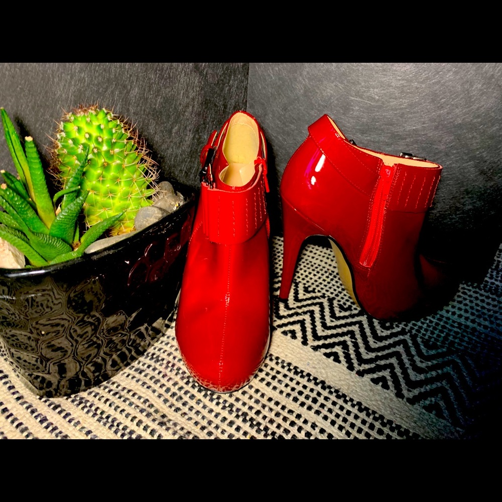 Treue red booties